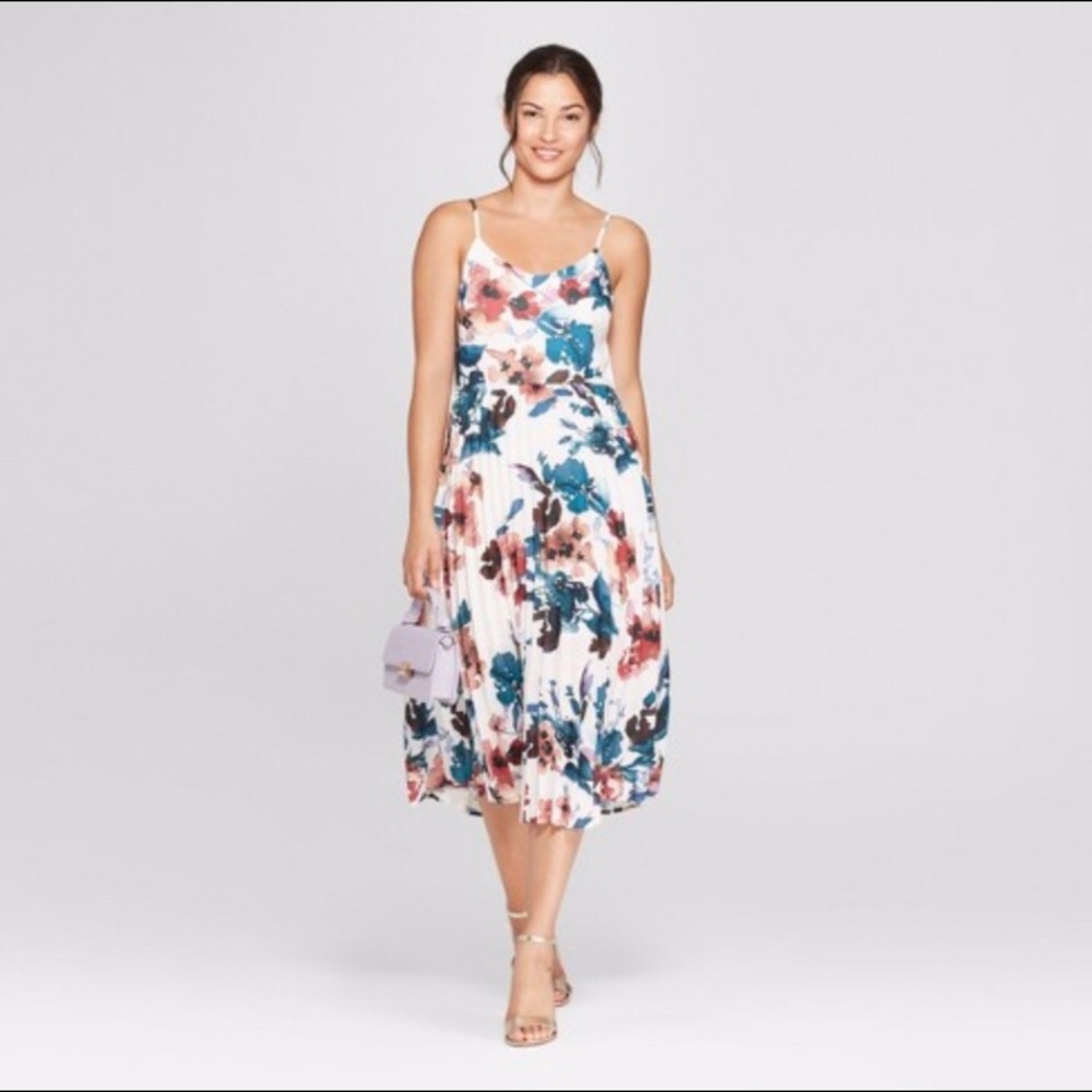 🚫SOLD🚫 Floral Sleeveless Pleated Slip Dress